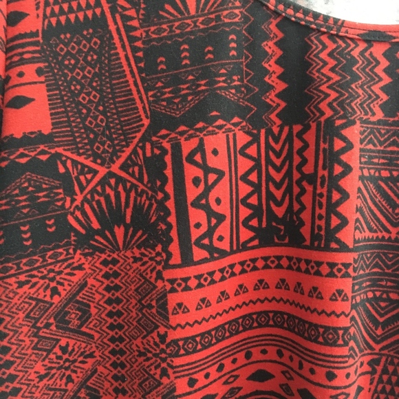 LuLaRoe Red and Black Pattern Classic T - Picture 3 of 6